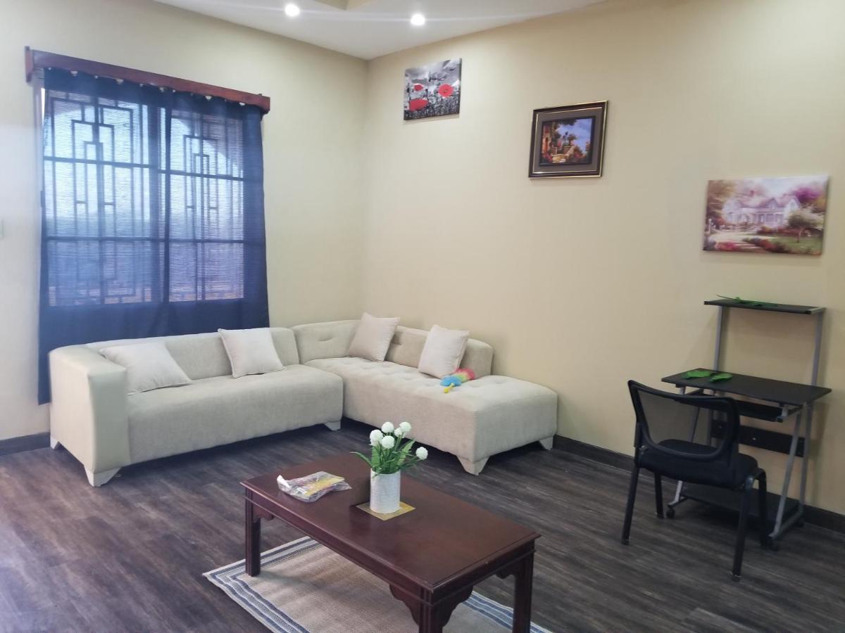 Royal View Apartment Plus Belize City Exterior photo